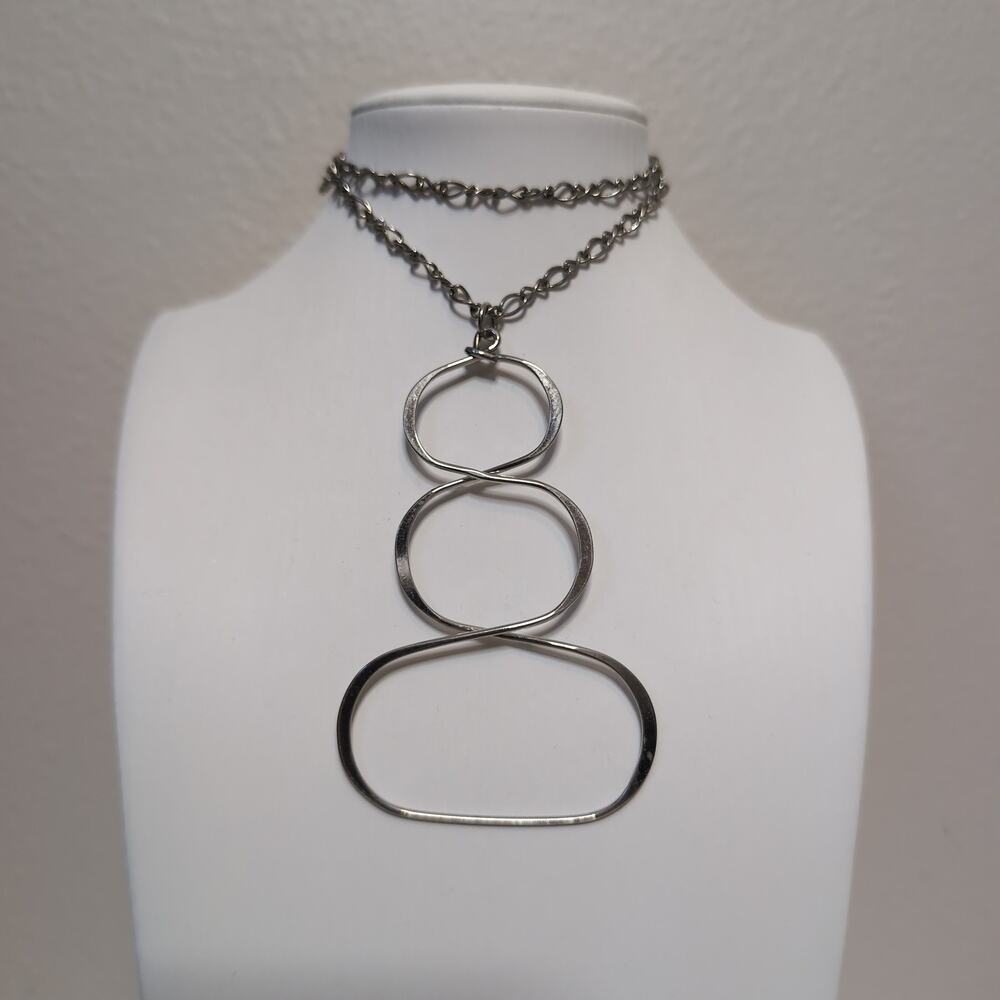 Silver Tone Geometric Y2k Pendant Necklace